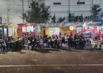 Empreendedores da Praça de Alimentação Food Truck Lindinalva Cabral comemoram janeiro de muito movimento e pedidos sem parar