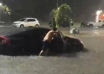 Fortes chuvas com relâmpagos e trovões atingem Paulo Afonso e região; falta de energia é registrada em diversos bairros; VEJA VÍDEOS