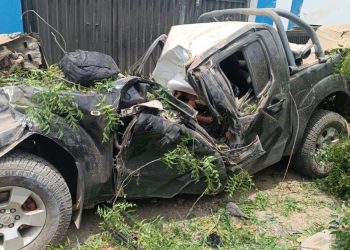 Veículo capota e colide contra árvore na BA-393 em Heliópolis; duas vítimas morrem e bombeiros são acionados