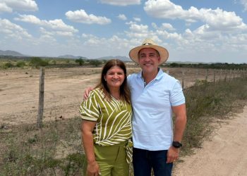 Ziane Costa e Paulo Dantas vistoriam início das obras de terraplanagem do aeroporto de Delmiro Gouveia