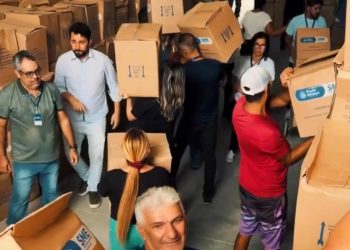 Kits escolares da rede municipal começam a chegar às escolas de Paulo Afonso, anuncia prefeito Mário Galinho