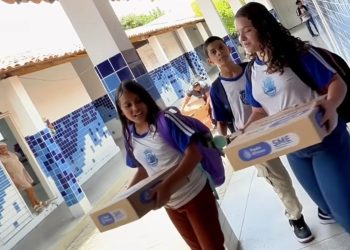 Prefeitura de Paulo Afonso e Mário Galinho divulgam vídeos das entregas de kits escolares na rede municipal (ASSISTA)