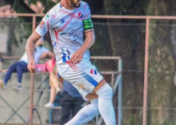 Ex-jogador de futebol morre e companheira fica ferida após serem baleados na cidade de Tucano-BA