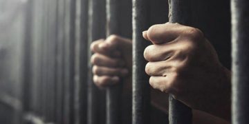 PM prende homem acusado de agredir a mãe com cadeira e ameaçar o pai no BTN 2, em Paulo Afonso