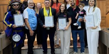 Vereadora Evinha realiza solenidade de entrega de Moções de Aplausos na Câmara Municipal de Paulo Afonso