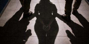 PM detém mulher por furto em estabelecimento comercial no centro de Paulo Afonso