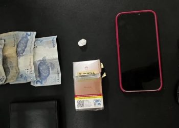 Polícia detém homem consumindo cocaína em banheiro de bar no centro de Paulo Afonso