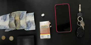 Polícia detém homem consumindo cocaína em banheiro de bar no centro de Paulo Afonso