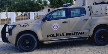 Mulher suspeita de embriaguez ameaça parceiro com faca e é contida pela PM em Paulo Afonso
