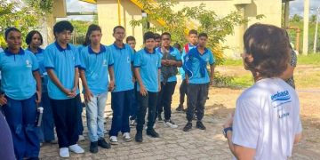 Prefeitura de Glória-BA realiza ação no Dia Mundial da Água com visita à Embasa e plantio de mudas com alunos do CEAF