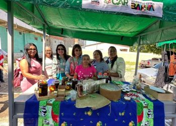 Prefeitura de Glória-BA entrega novas barracas para feirantes e artesãos