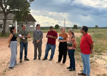 Comissão da Uncisal e Seduc aprova terreno para curso de Medicina em Delmiro Gouveia; prefeita Ziane Costa encaminha doação da área