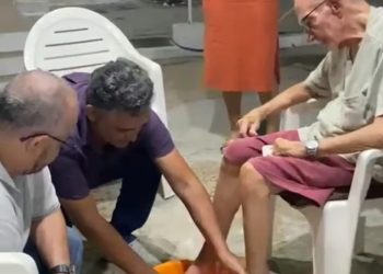 Uma cerimônia de lava-pés (Francisco Nery Júnior)