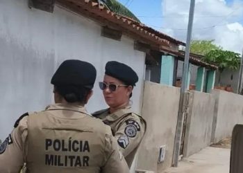 Homem é detido após ser encontrado agredindo a própria filha em residência no bairro Prainha