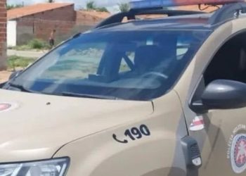 Homem é conduzido à delegacia após insultar filha e mãe em Paulo Afonso