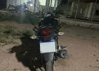 Polícia Militar intercepta motociclista após fuga e manobras perigosas em Paulo Afonso