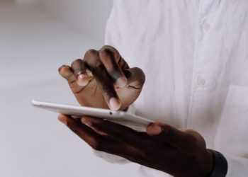 Metade dos apostadores brasileiros gasta até R$ 50 por mês em casa de aposta