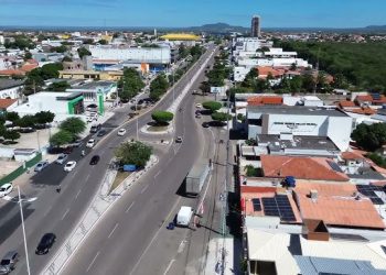 Perseguição de ex-marido leva mulher a se esconder em banheiro de supermercado em Paulo Afonso