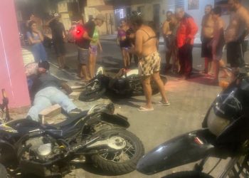 Colisão entre motos deixa homem ferido no centro de Paulo Afonso