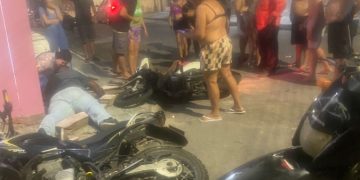 Colisão entre motos deixa homem ferido no centro de Paulo Afonso