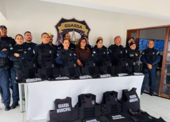 Guarda Municipal de Delmiro Gouveia recebe 25 novos coletes balísticos para reforço da segurança