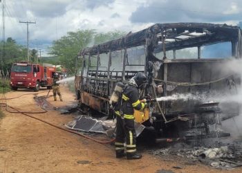 Prefeitura de Glória-BA divulga esclarecimento sobre incêndio em ônibus escolar