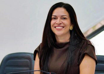 Vereadora Evinha acompanha ações na saúde e amplia debate sobre autonomia feminina em Paulo Afonso