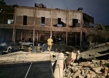 Estrutura abandonada desaba em Paulo Afonso; morador diz que pensou que “um avião tinha caído”
