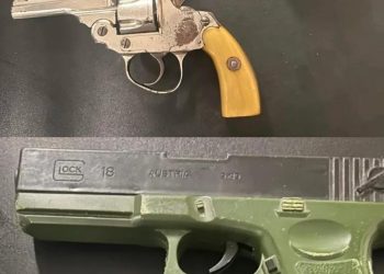 PM apreende revólver e simulacro após denúncia de violência doméstica contra mulher e adolescente em Paulo Afonso