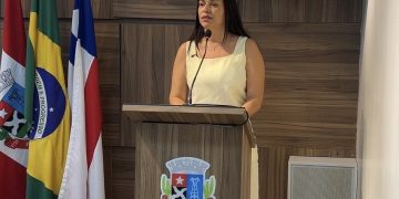 Vereadora Evinha defende ornamentação junina como investimento para o comércio e o turismo de Paulo Afonso