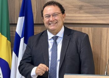 Projeto de lei do vereador Valmir Rocha que cria número de telefone gratuito para resgate de animais e denúncias de maus-tratos é aprovado na Câmara
