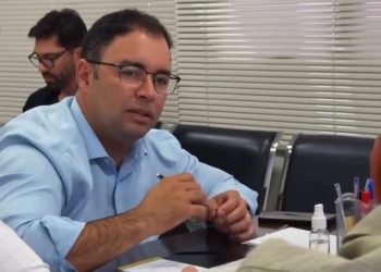 Após reunião com representantes da Embasa, Mário Galinho cobra redução de 80% para 40% da taxa de esgoto e ameaça recorrer à Justiça