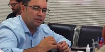 Após reunião com representantes da Embasa, Mário Galinho cobra redução de 80% para 40% da taxa de esgoto e ameaça recorrer à Justiça