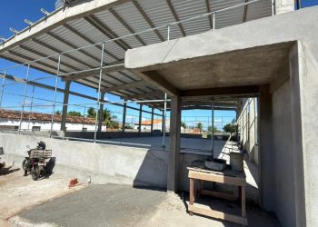 Em Delmiro Gouveia, obras das quadras poliesportivas de Caraíbas do Lino e Alto Bonito entram em fase final
