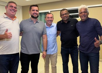 Neto Coelho reúne lideranças em confraternização e reforça discurso de diálogo político