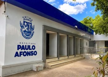 Prefeitura de Paulo Afonso informa que reajuste de 7% para servidores estatutários será pago na folha de julho e detalha cronograma do retroativo