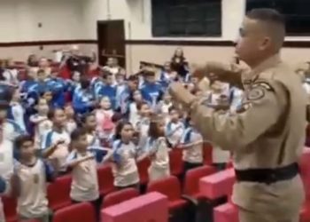 PM forma 332 alunos no Proerd em Paulo Afonso durante solenidade com comandantes do 20º BPM e CPR-NE