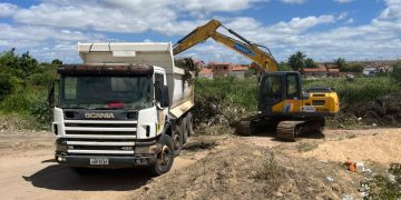 Prefeitura retoma trabalhos de limpeza e manejo ambiental na lagoa do bairro Centenário