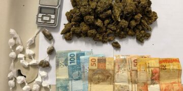 Suspeito é preso com maconha, cocaína e dinheiro no centro de Paulo Afonso