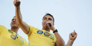 Flávio confirma debate na Globo e afirma: “É com Lula que eu quero debater”
