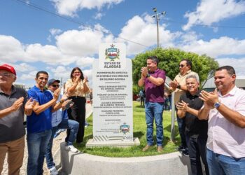 Prefeita Ziane Costa e Paulo Dantas entregam 30 km de asfalto e transformam mais de 100 ruas em Delmiro Gouveia