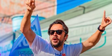 Jerônimo Rodrigues é reeleito no 1º turno; vitória foi avassaladora contra ACM Neto