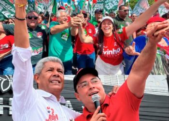 Multidão toma as ruas de Paulo Afonso na Caminhada do 13 em apoio a Jerônimo e time de Lula; vereadora Evinha destaca força do grupo