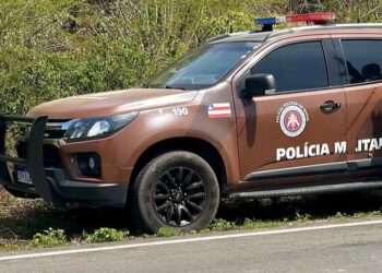 Rondesp localiza veículo suspeito de envolvimento em roubo e apreende drogas em Paulo Afonso