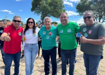 Bacelar reforça compromisso com Paulo Afonso durante participação na Rádio Angiquinho