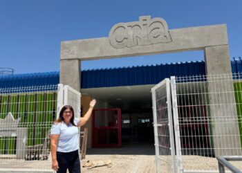 Prefeita Ziane Costa visita obras da Creche Cria no bairro Novo Horizonte